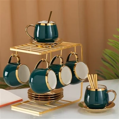 Keramiktasse mit kaffeefarbener Glasur